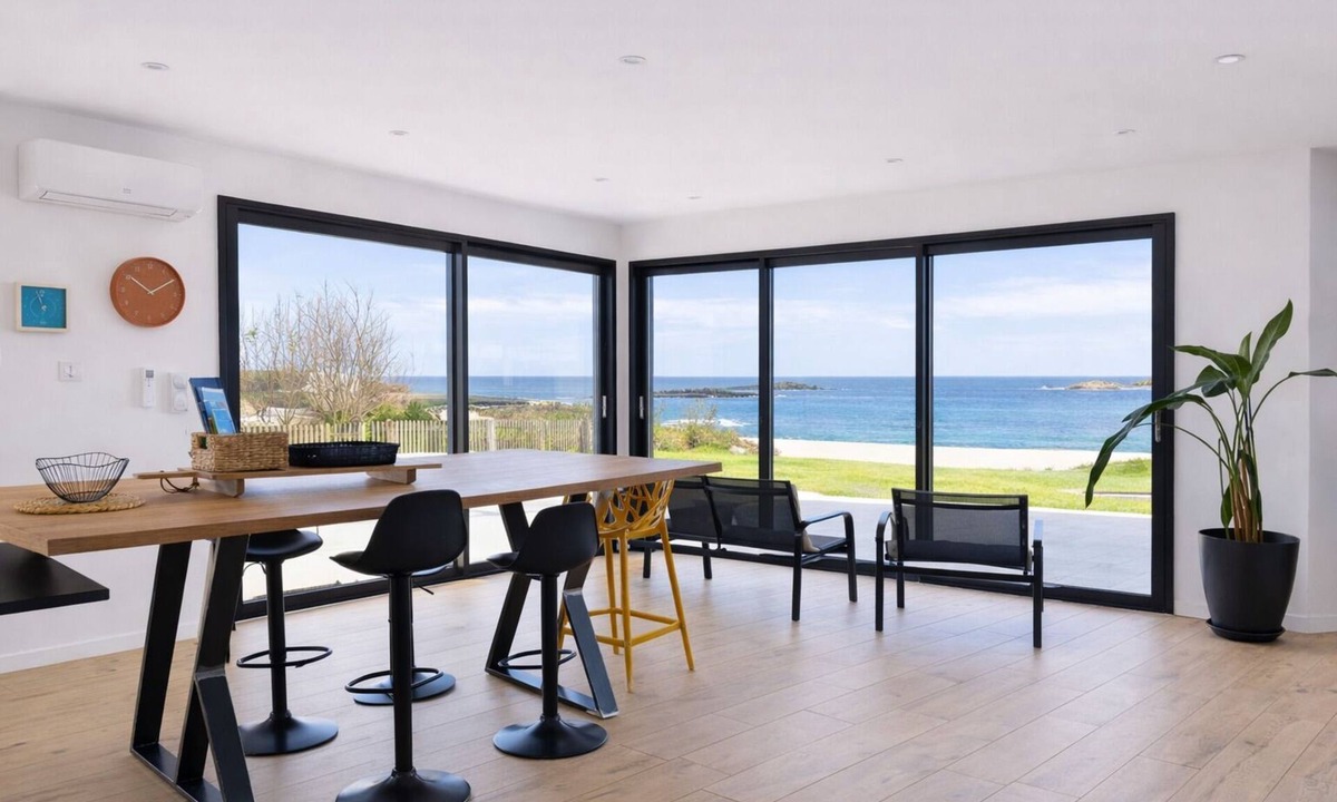 Plouarzel Villa | Villa Ty Lannic - Panoramic sea view and beach 100m away
