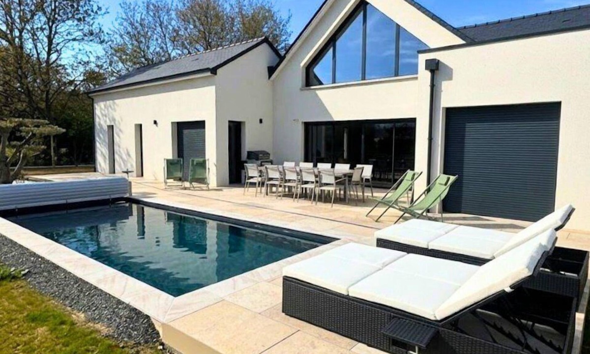 Plouezec Villa | Villa with pool near the sea – Brittany