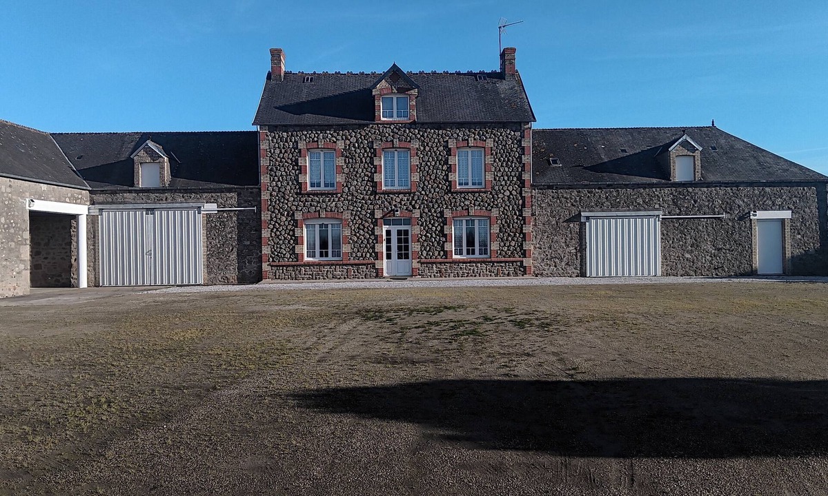 Reville House | Welcome to Chez Denis