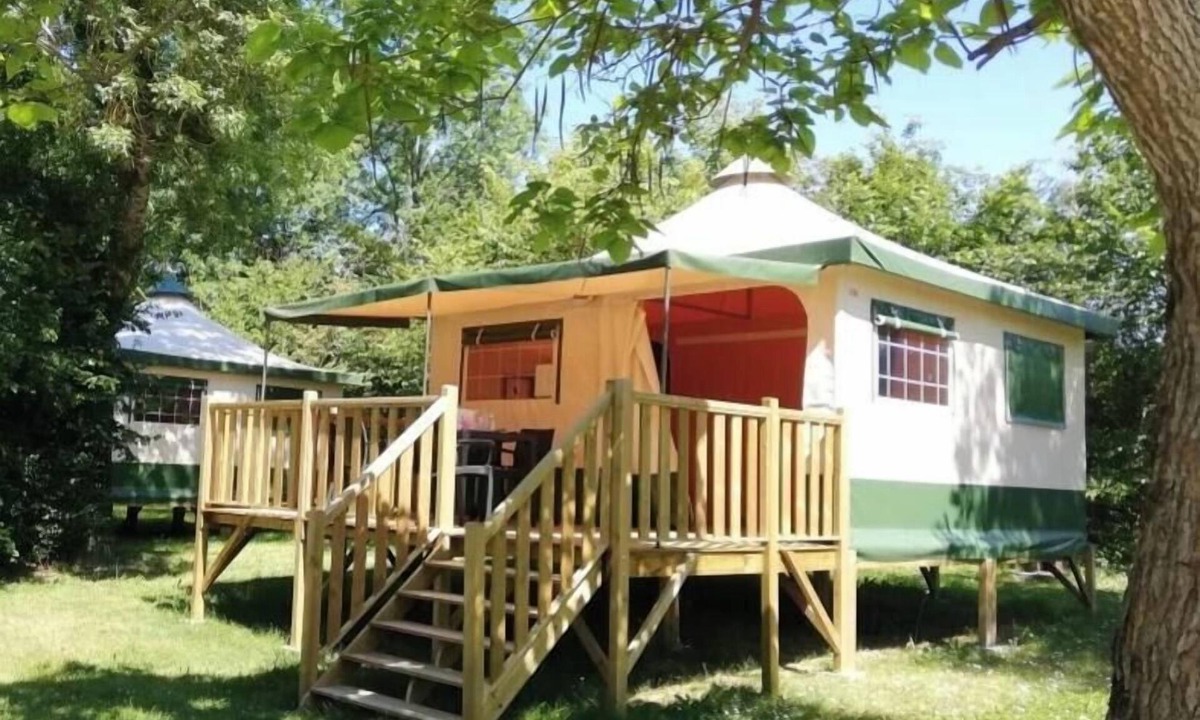Savigny-en-Veron House | ZEcamping 3 étoiles animaux acceptés locatif BBQ 31m2 4 pers