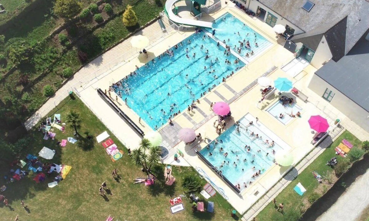 Merdrignac House | ZEcamping 3 étoiles piscine chauffée locatif TV BBQ 50m2