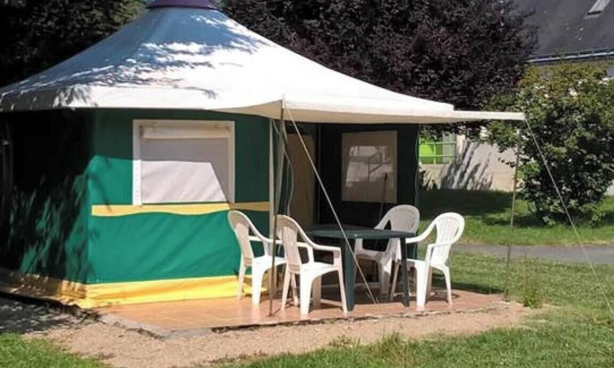 Savigny-en-Veron House | ZEcamping 3* animaux acceptés tente BBQ 23m2 2 pers