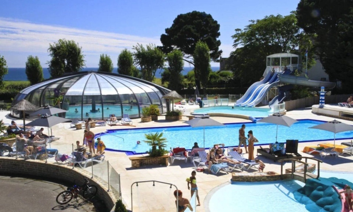 Nevez House | ZEcamping 4 étoiles 200m plage piscine couverte locatif TV LV BBQ 35m2