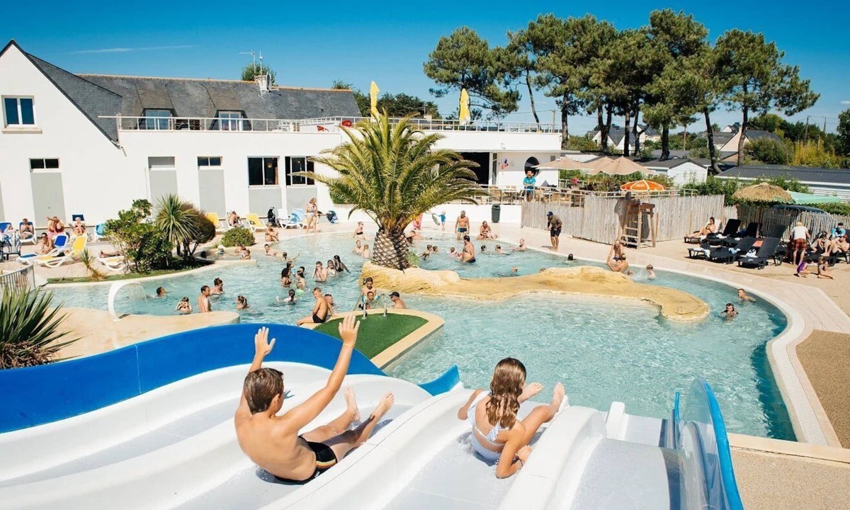 Penestin House | ZEcamping 5 étoiles piscine 50m de la plage dog friendly terrain multisports