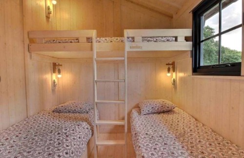 Ploemel House | House ∙ 2 bedrooms ∙ 5 guests