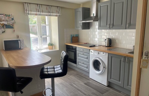 Saint-Thois House | Large house over 3 floors in quiet village setting close to canal & country walk