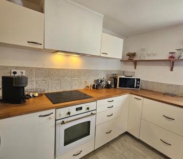 Lanrelas Apartment | Spacieux T3 en Centre Bretagne