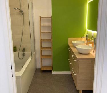 Quartier Calmette Apartment | Élégant T3 avec terrasse plein sud, proche centre