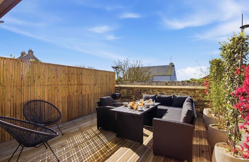 Saint-Vaast-la-Hougue House | Ô Gite de la Mer - Sea view - Wood stove - Spacious