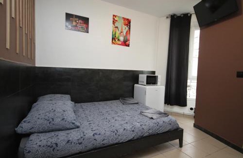 Saint-Denis Bed & Breakfast | 09 - Chambre proche Paris et Transports avec TV WIFI