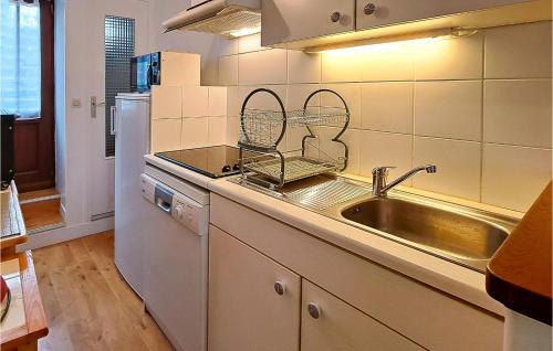 Grandcamp-Maisy Apartment | 1 Bedroom Awesome Apartment In Grandcamp-Maisy
