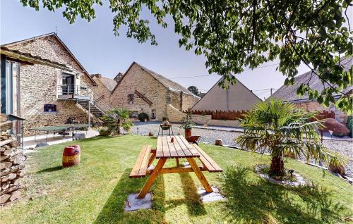 Neuilly-le-Vendin Apartment | 1 Bedroom Cozy Apartment In Neuilly Le Vendin