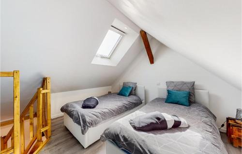 Neuilly-le-Vendin Apartment | 1 Bedroom Cozy Apartment In Neuilly Le Vendin