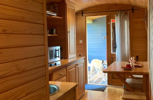Gommenec'h House | 1 bedroom nice (sta)caravan in Gommenec h