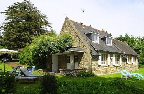 Lancieux House | 110 m² House ∙ 4 bedrooms ∙ 6 guests