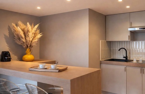 Val-de-Grace Apartment | 1532 Mouffetard