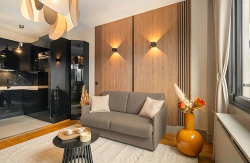16th Arrondissement Apartment | 1598 Ingres