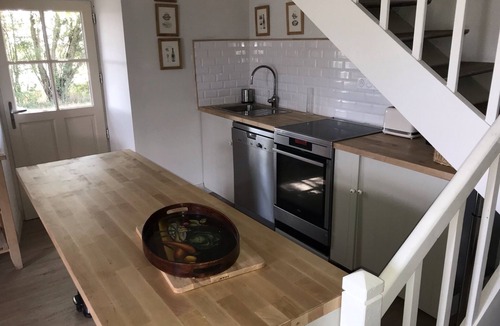 Essay Cottage | 17th century estate surrounded by moats in the heart of the Regional Park