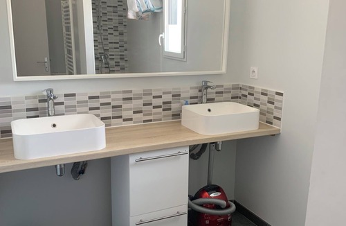 Lannion Apartment | 1st floor apartment 5 min from town center and 15 min from beaches.