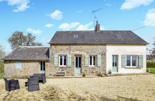 Saint-Simeon House | 2 bedroom nice home in Passais-Villages