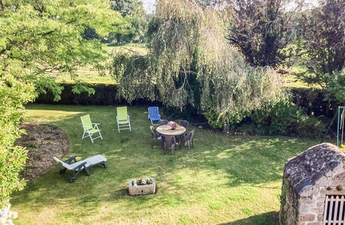 Parigne House | 2 bedroom pet friendly home in Parigné