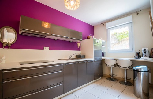 Coeur de Nacre Apartment | 2-Bedroom Seaside Apartment with Balcony and Wi-Fi