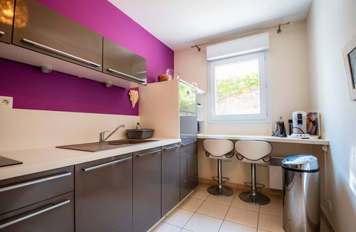 Coeur de Nacre Apartment | 2-Bedroom Seaside Apartment with Balcony and Wi-Fi