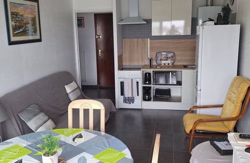 Grandcamp-Maisy Apartment | 2 steps from the sea with a breathtaking view