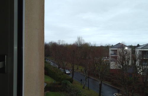 Buc Apartment | 2bedroom apartment near Versailles, stores and transport, Bois de la Genestre.