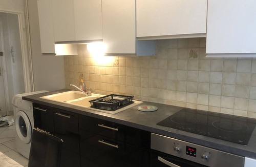 Canteleu Apartment | 3-Bed Apartment + Parking near Kindarena