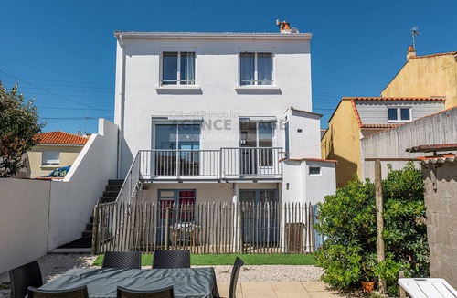 La Chaume House | 3-Bed Home with Garden, Parking Near Beach & Shops