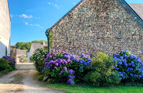 Tredion House | 3 bedroom amazing home in Trédion