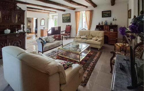 Tredion House | 3 Bedroom Amazing Home In Trédion