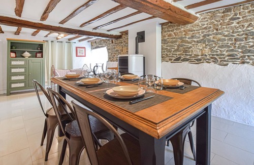 Donnay House | 3 bedroom awesome home in Donnay