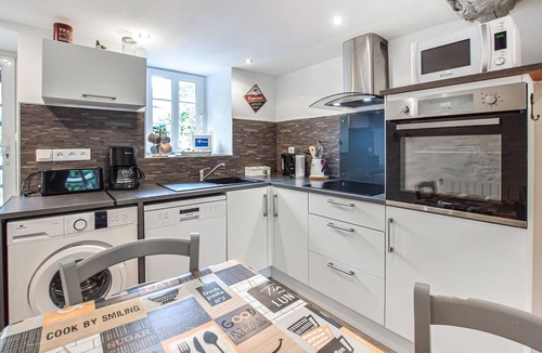 Donnay House | 3 bedroom awesome home in Donnay