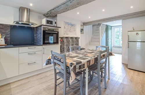 Donnay House | 3 bedroom awesome home in Donnay