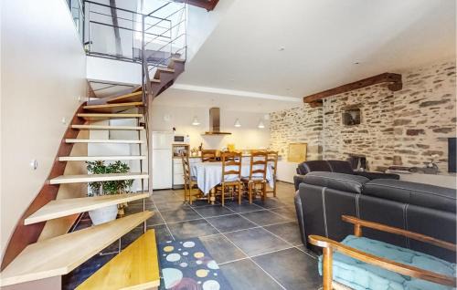 Lanouee House | 3 Bedroom Lovely Home In Lanouee