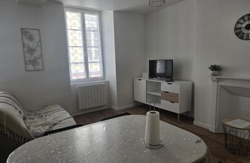 Ernee Apartment | 3 Escapade cosy au cœur d Ernée