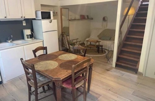 Beraut Apartment | 30-square-meter studio, 2 beds, shower room, private terrace