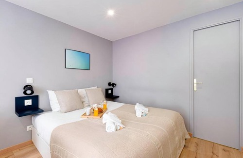 Quartier Sainte-Marguerite Apartment | 388 Suite Trousseau - Superbe Appartement à Paris