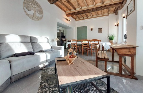 Neuilly-le-Vendin House | 4 bedroom beautiful home in Neuilly le Vendin