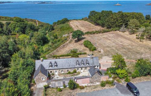 Plouezec House | 6 Bedroom Awesome Home In Plouézec