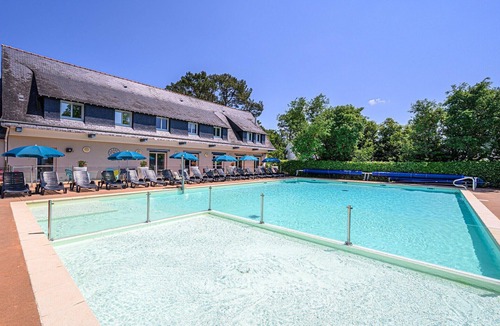 Plescop Apartment | 6-Guest Spacious Apartment in Vannes