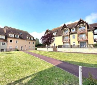Saint-Arnoult Apartment | 7mn de Deauville Jardin Wifi Box TV