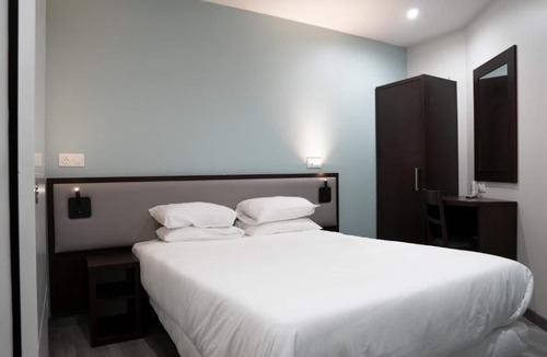 Issy-les-Moulineaux Hotel | Aéro Club