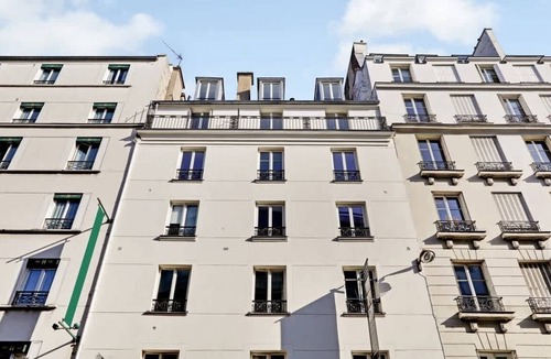 Quartier Saint-Georges Apartment | A Bright 1-BR/1BA in Saint-Lazare