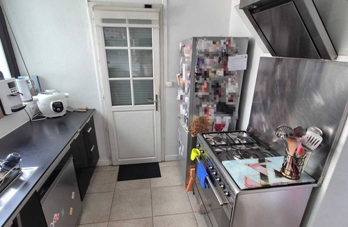 Coteaux Ouest House | A charming house with a large garden, 3 bedrooms, and an unobstructed view.