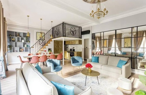 Gaillon Apartment | A CLASSIC HAUSSMANNIAN ELEGANCE ,MOMENTS FROM THE OPÉRA, LOUVRE & PLACE VENDÔME