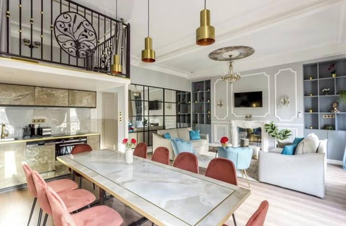Gaillon Apartment | A CLASSIC HAUSSMANNIAN ELEGANCE ,MOMENTS FROM THE OPÉRA, LOUVRE & PLACE VENDÔME