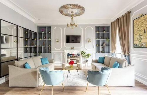 Gaillon Apartment | A CLASSIC HAUSSMANNIAN ELEGANCE ,MOMENTS FROM THE OPÉRA, LOUVRE & PLACE VENDÔME